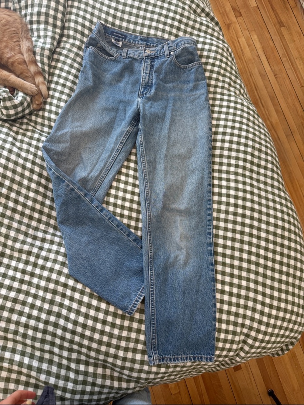 Straight-Leg Jeans in Mid Blue